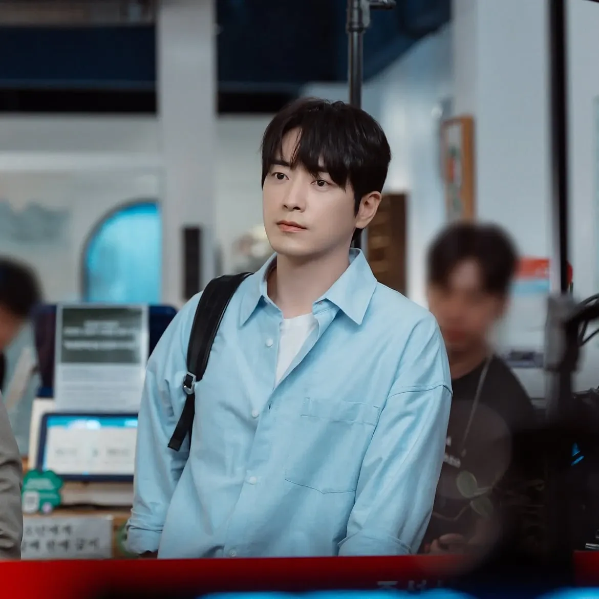 Behind-the-scenes cut of Lee Joonhyuk