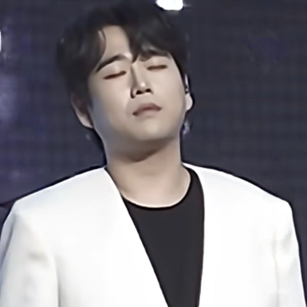 Behind-the-scenes cut of Hwang Youngwoong