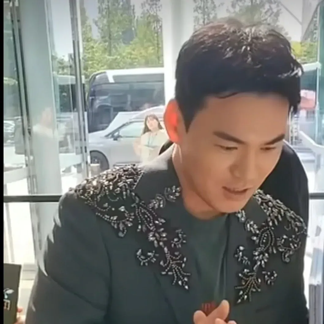 Behind-the-scenes cut of Cheonrokdam