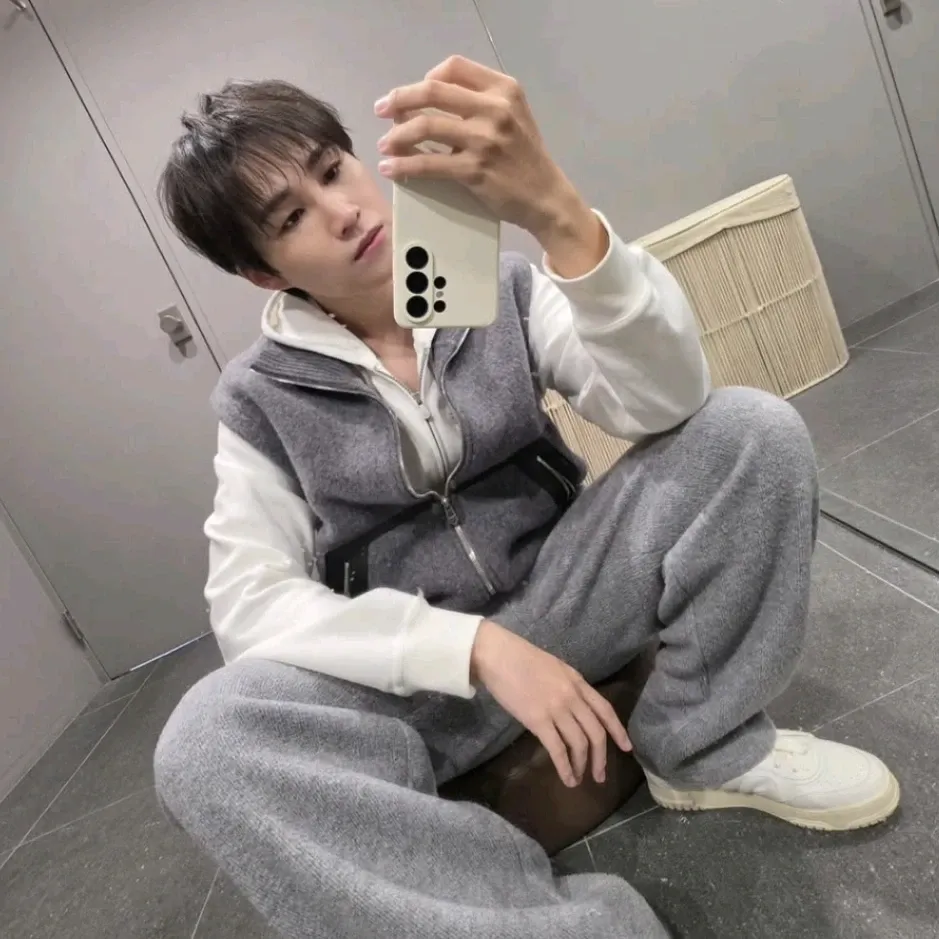 김희재의 비하인드 컷