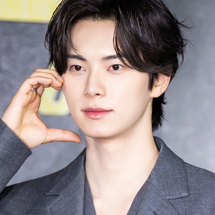 Latest photo of Lee Chaemin