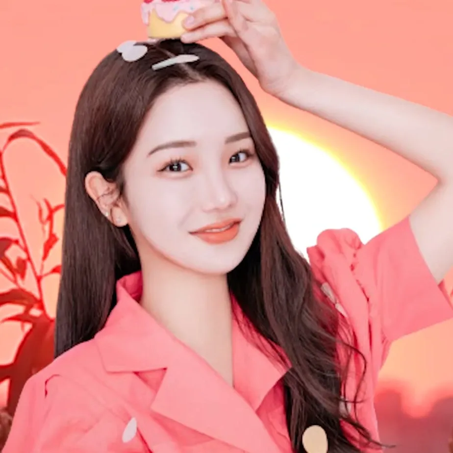 Behind-the-scenes cut of Kim Soyeon (2004)