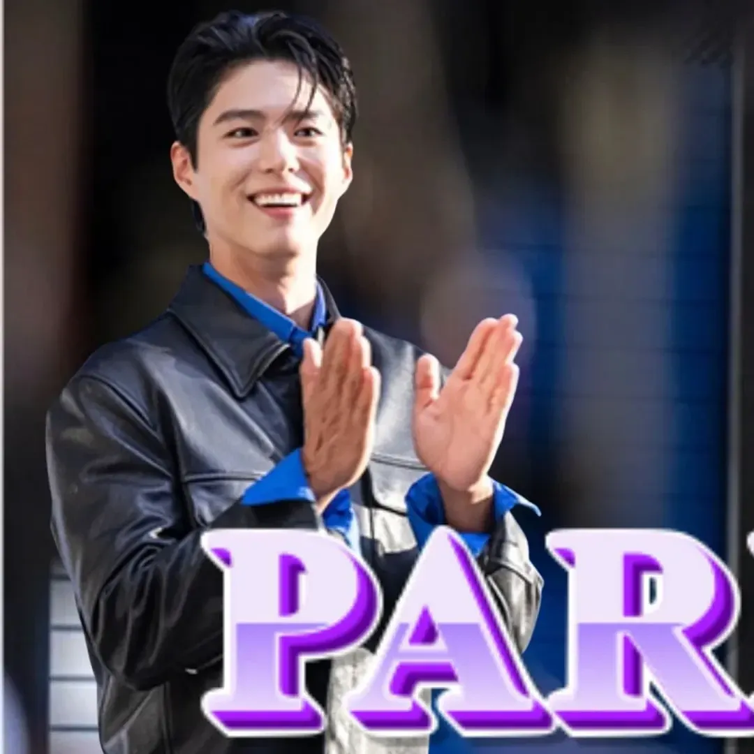 A moment captured by a fan of Park Bogum