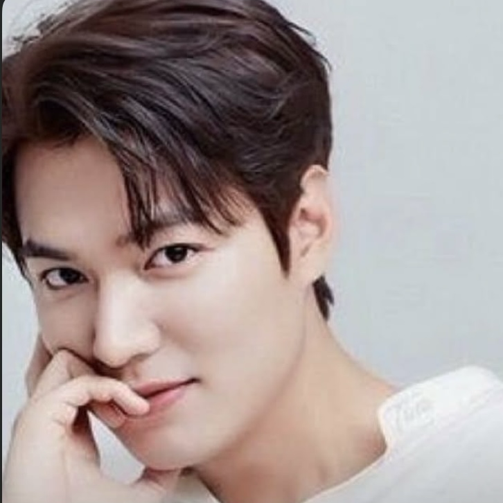 Recent activity shot of Lee Minho