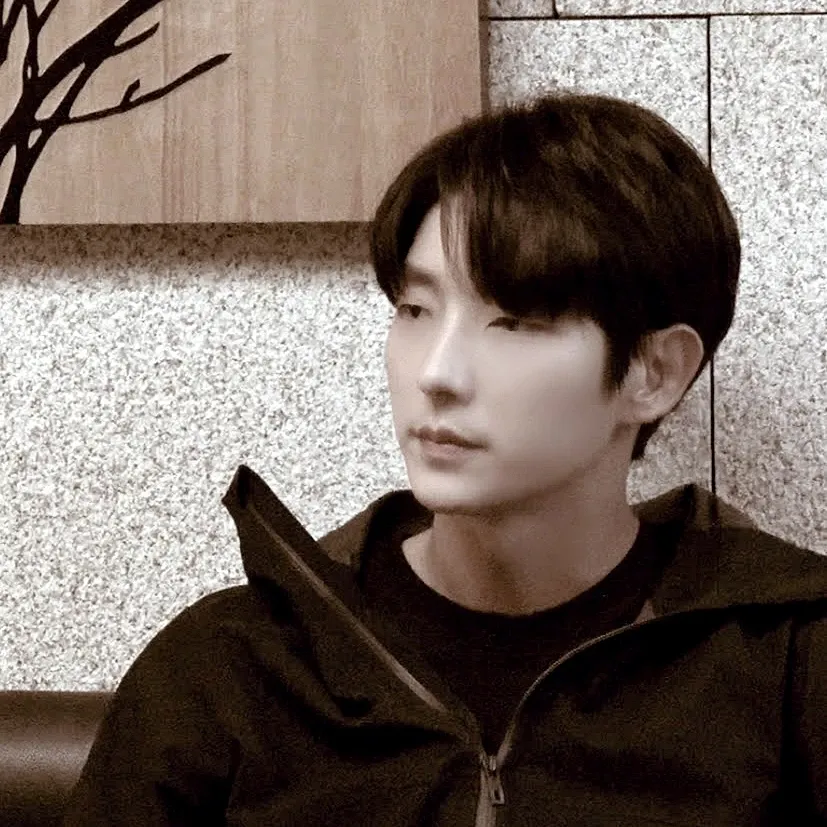 Recent activity shot of Lee Joongi