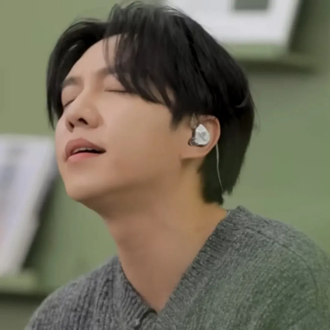 Foto terbaru dari Lee Seunggi