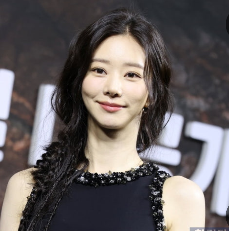 Behind-the-scenes cut of Lee Joobeen