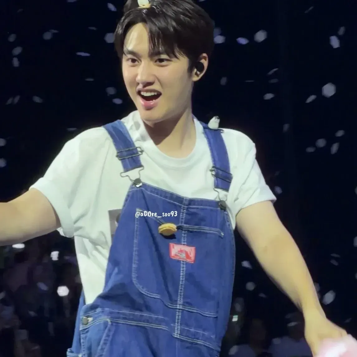 Cuplikan di balik layar dari Doh Kyungsoo (D.O.)