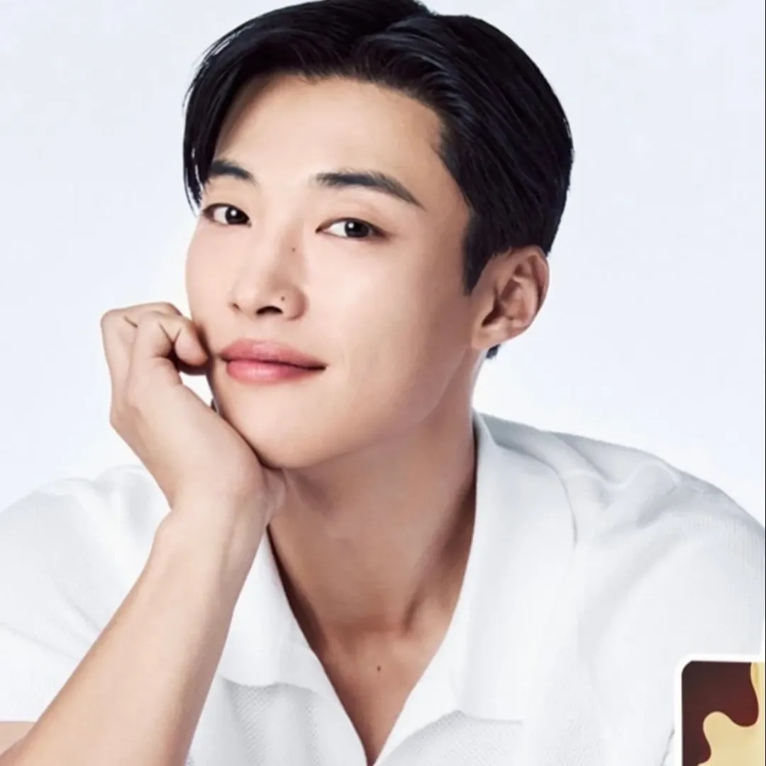 A moment captured by a fan of Woo Dohwan