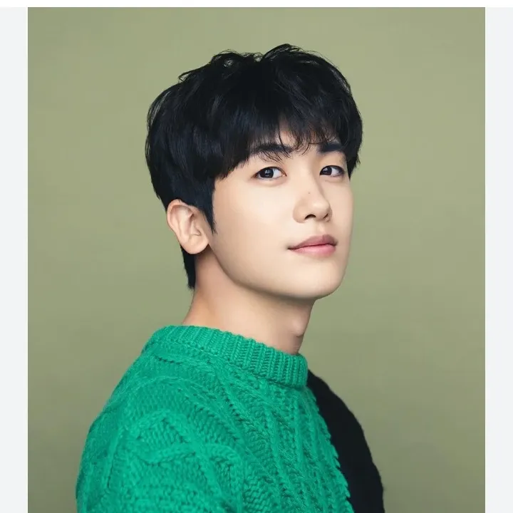 Latest photo of Park Hyungsik