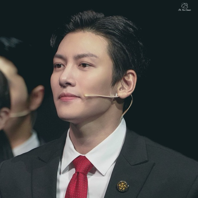 Behind-the-scenes cut of Ji Changwook