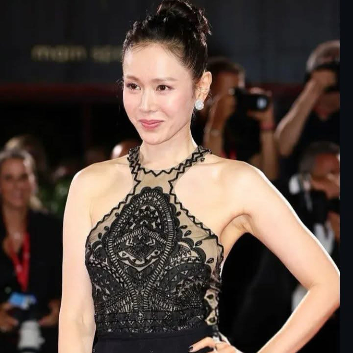 孙艺珍的近期活动照