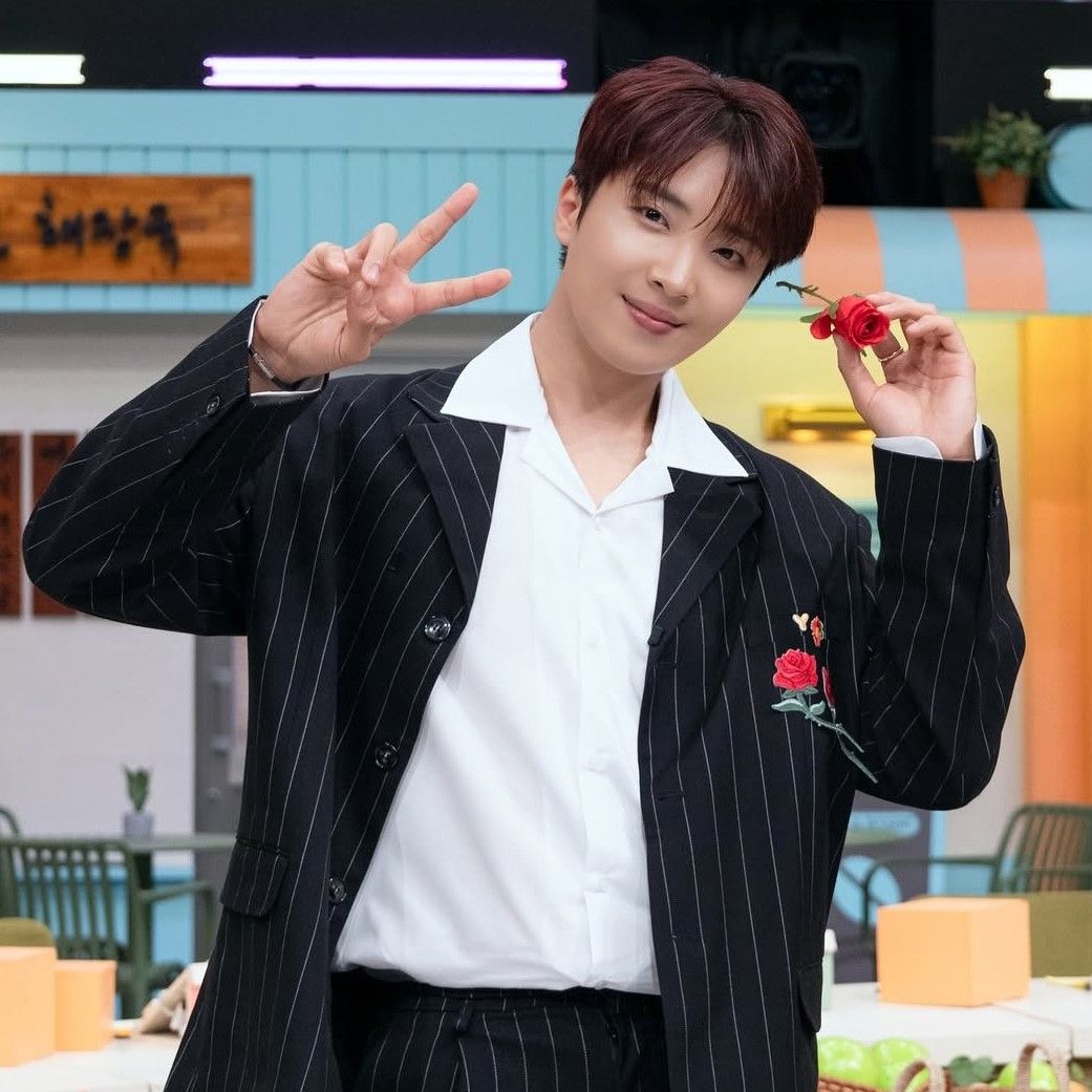 Behind-the-scenes cut of Hwang Yunsung