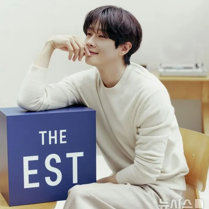 Behind-the-scenes cut of Choi Wooshik