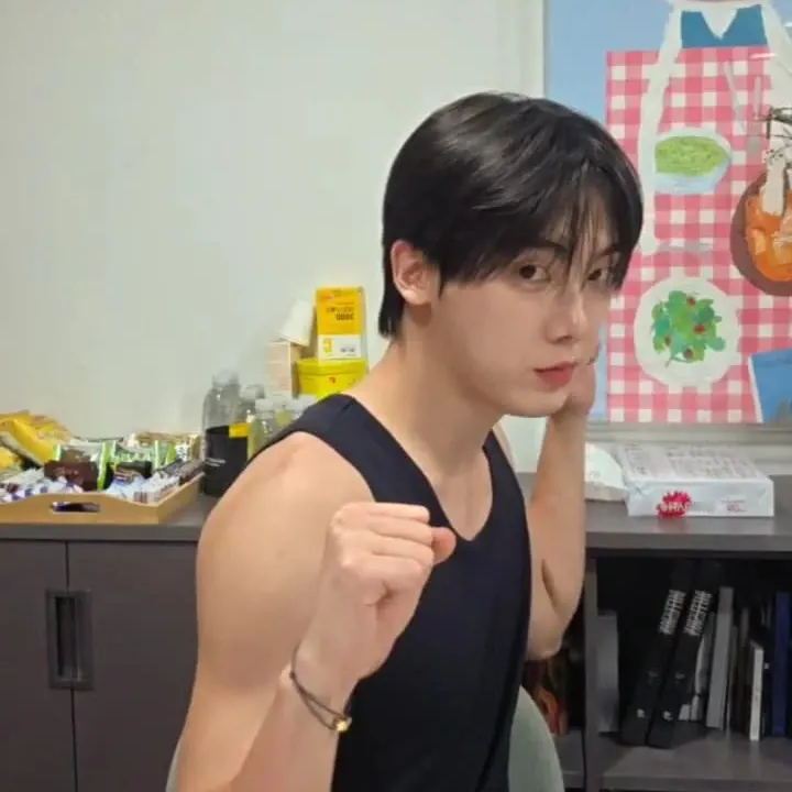 Behind-the-scenes cut of Yoon Sanha