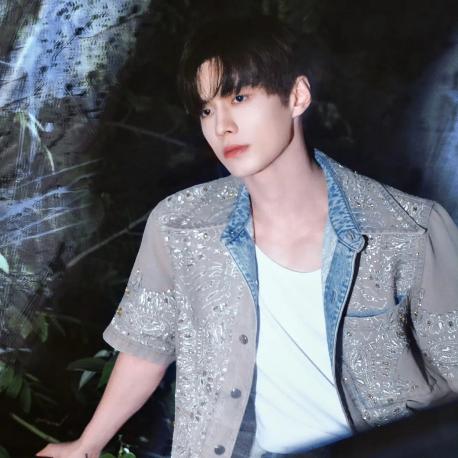Behind-the-scenes cut of He Yu