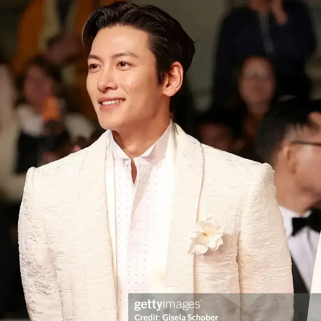 Behind-the-scenes cut of Ji Changwook