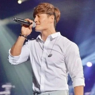 Latest photo of Kim Jongkook
