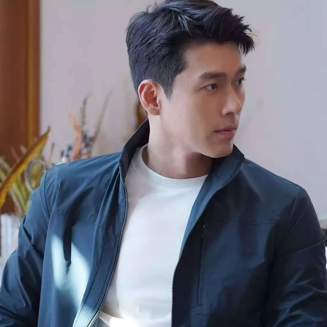 Foto terbaru dari Hyun Bin