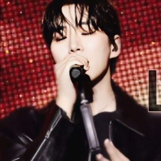 イ・ジュノの最近の活動ショット