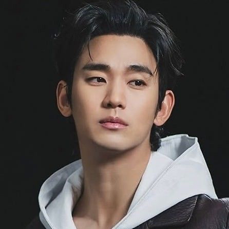 金秀贤的最新照片