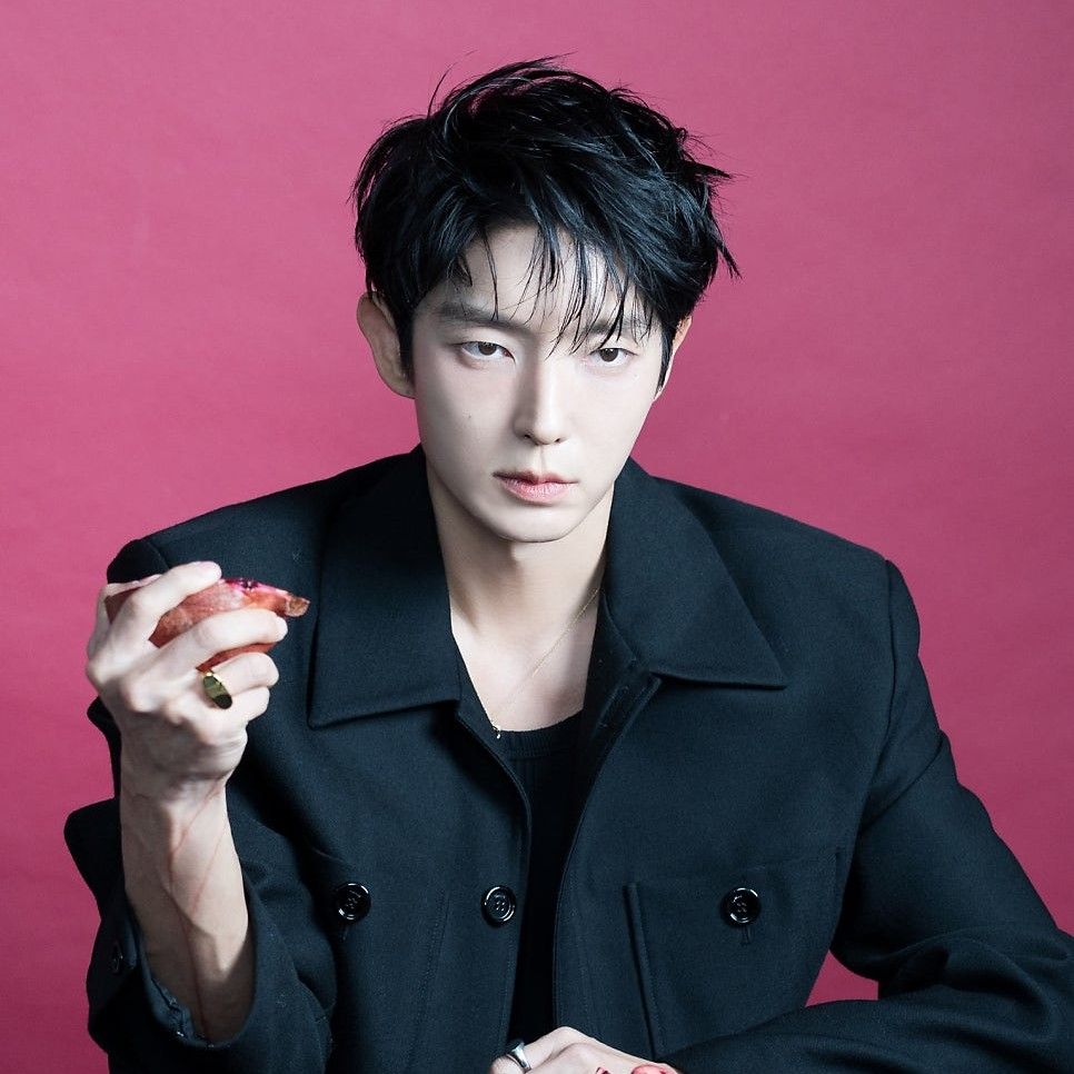 Recent activity shot of Lee Joongi