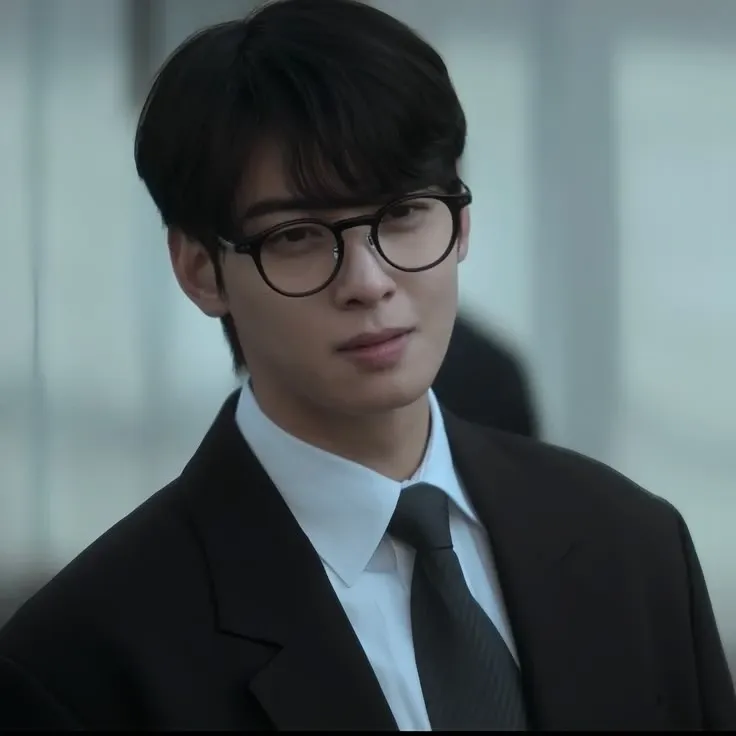 Behind-the-scenes cut of Cha Eunwoo