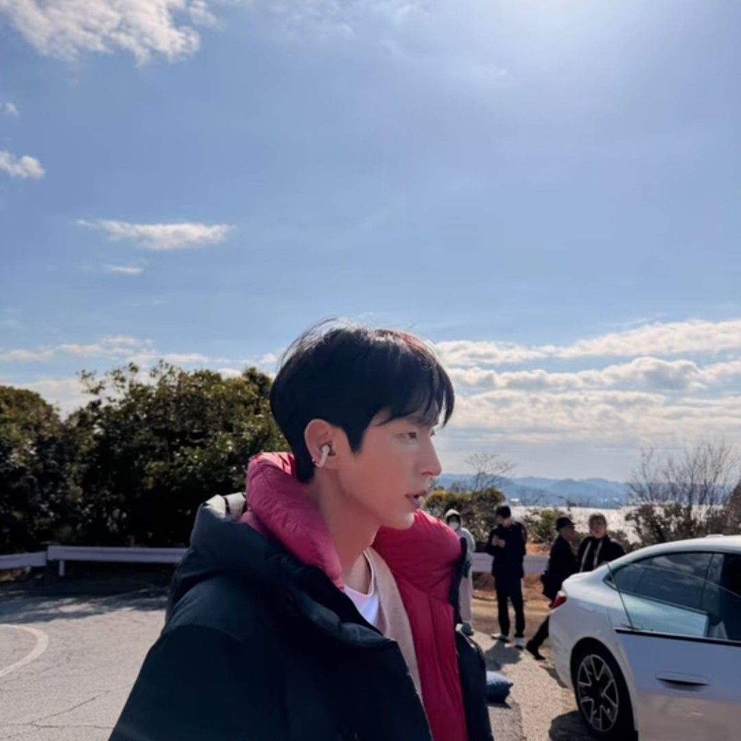 A moment captured by a fan of Lee Joongi