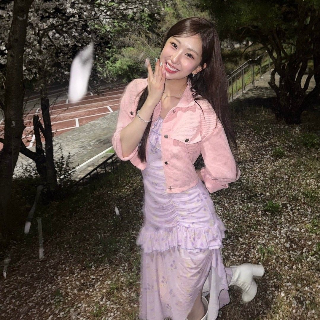 Cuplikan di balik layar dari Jeon Yujin