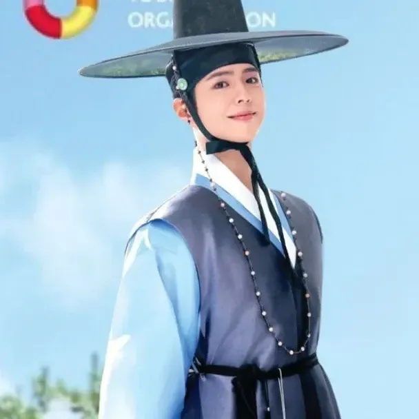 Behind-the-scenes cut of Park Bogum