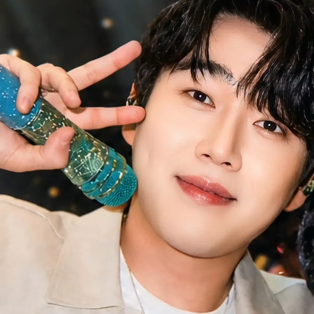 Latest photo of Hwang Youngwoong