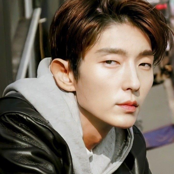Behind-the-scenes cut of Lee Joongi