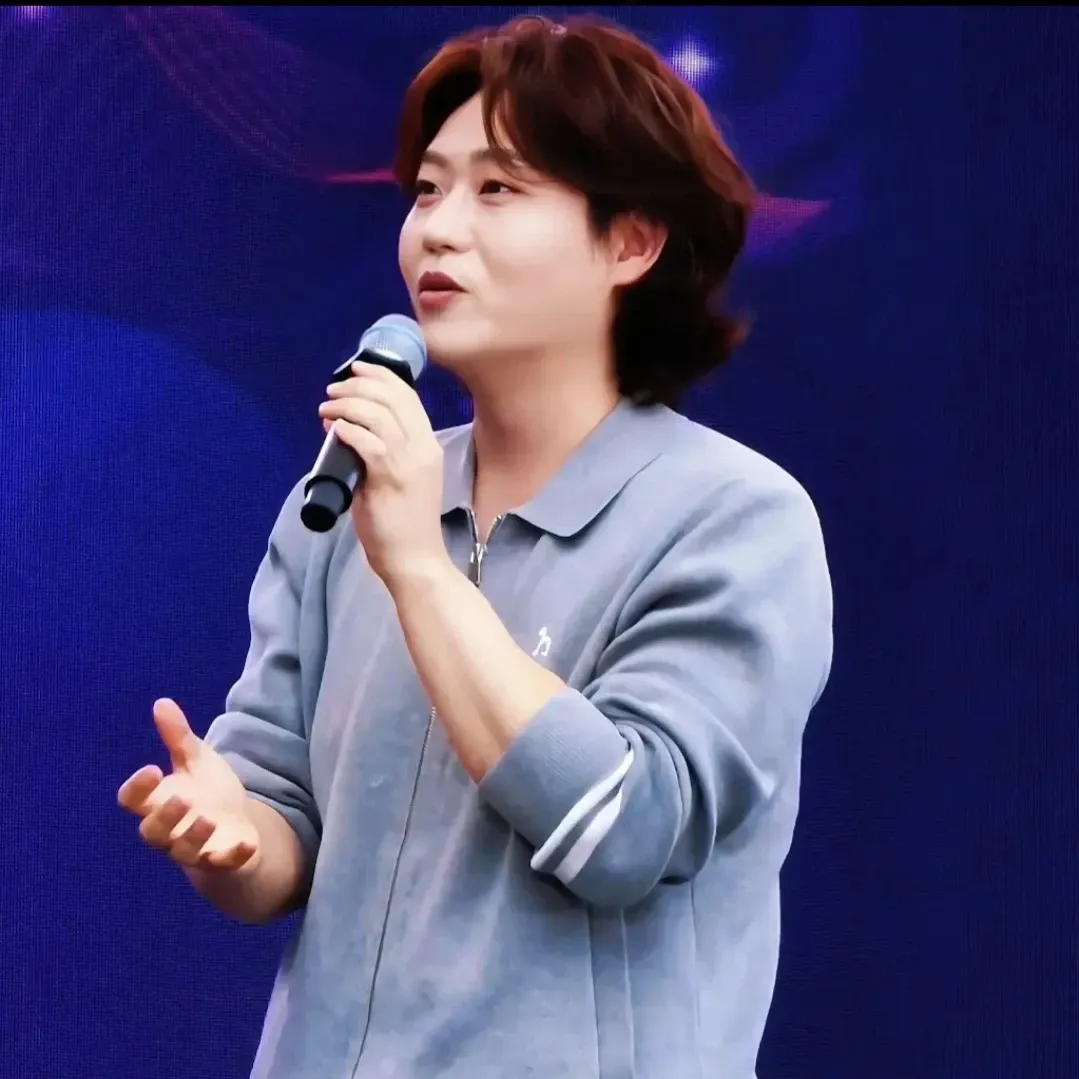 Recent activity shot of Min Soohyun