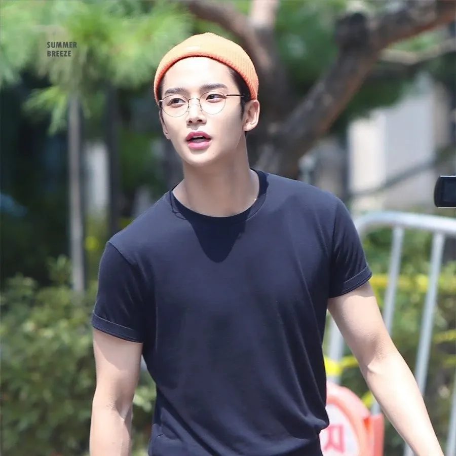 Cuplikan di balik layar dari Rowoon
