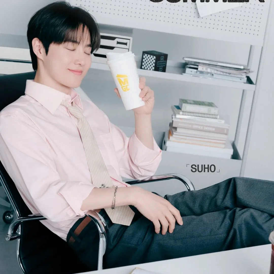A moment captured by a fan of Suho