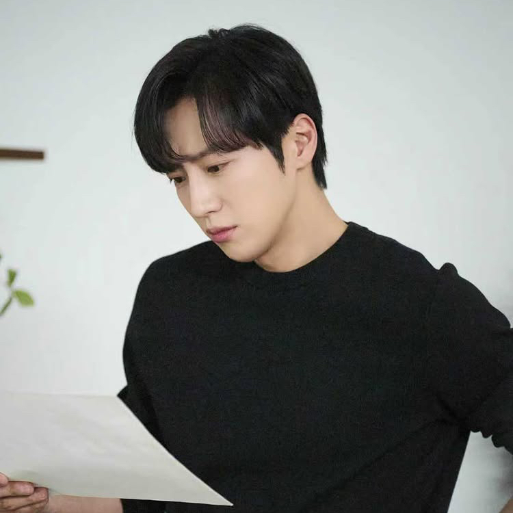 Recent activity shot of Lee Sangyeob