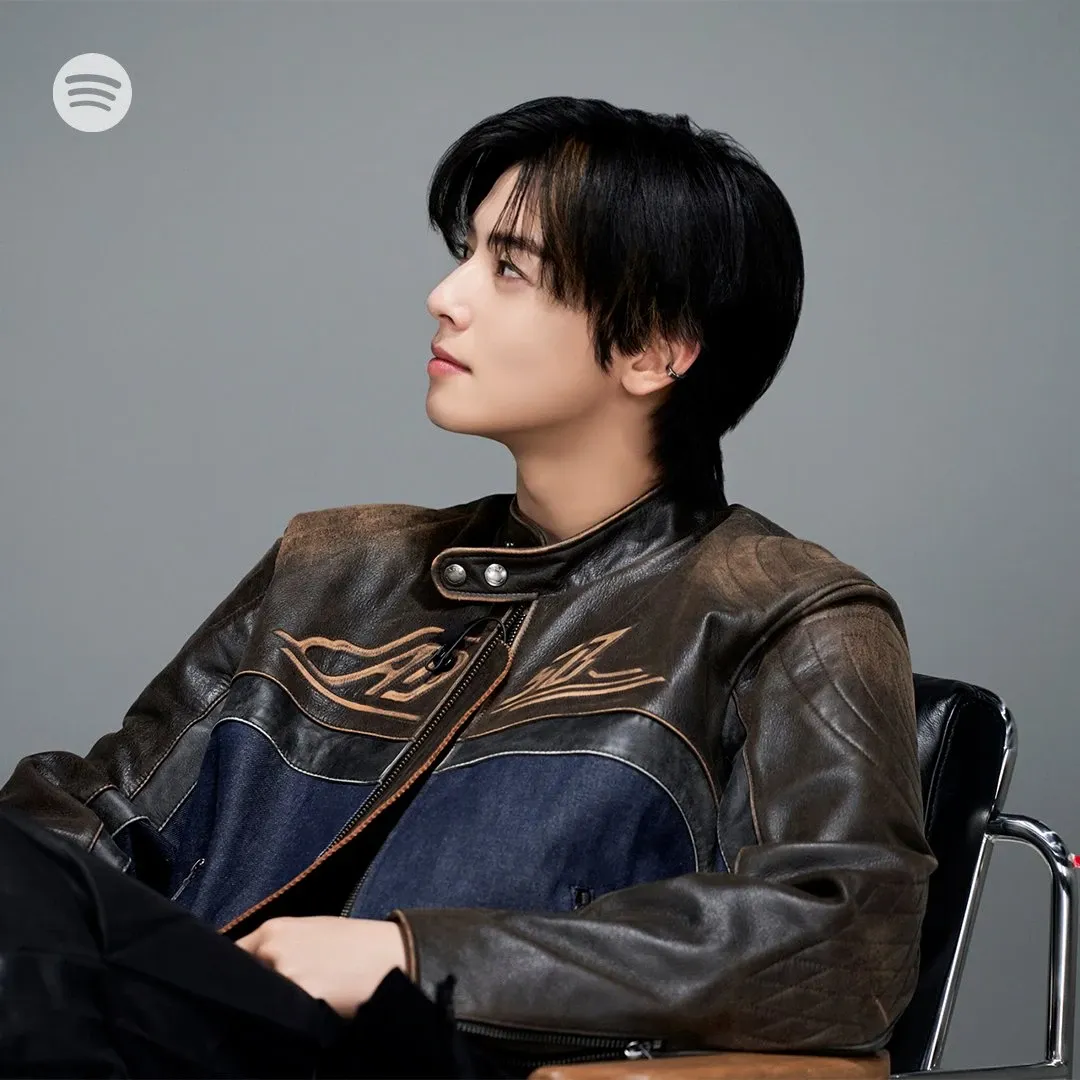 Recent activity shot of Cha Eunwoo
