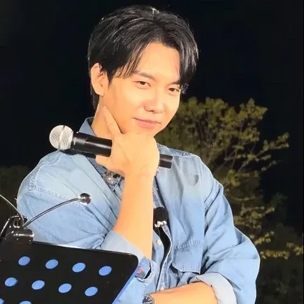 Momen yang diabadikan oleh penggemar Lee Seunggi