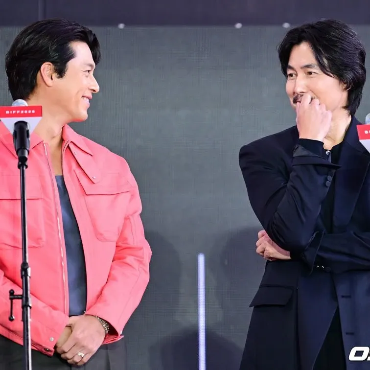 Momen yang diabadikan oleh penggemar Hyun Bin