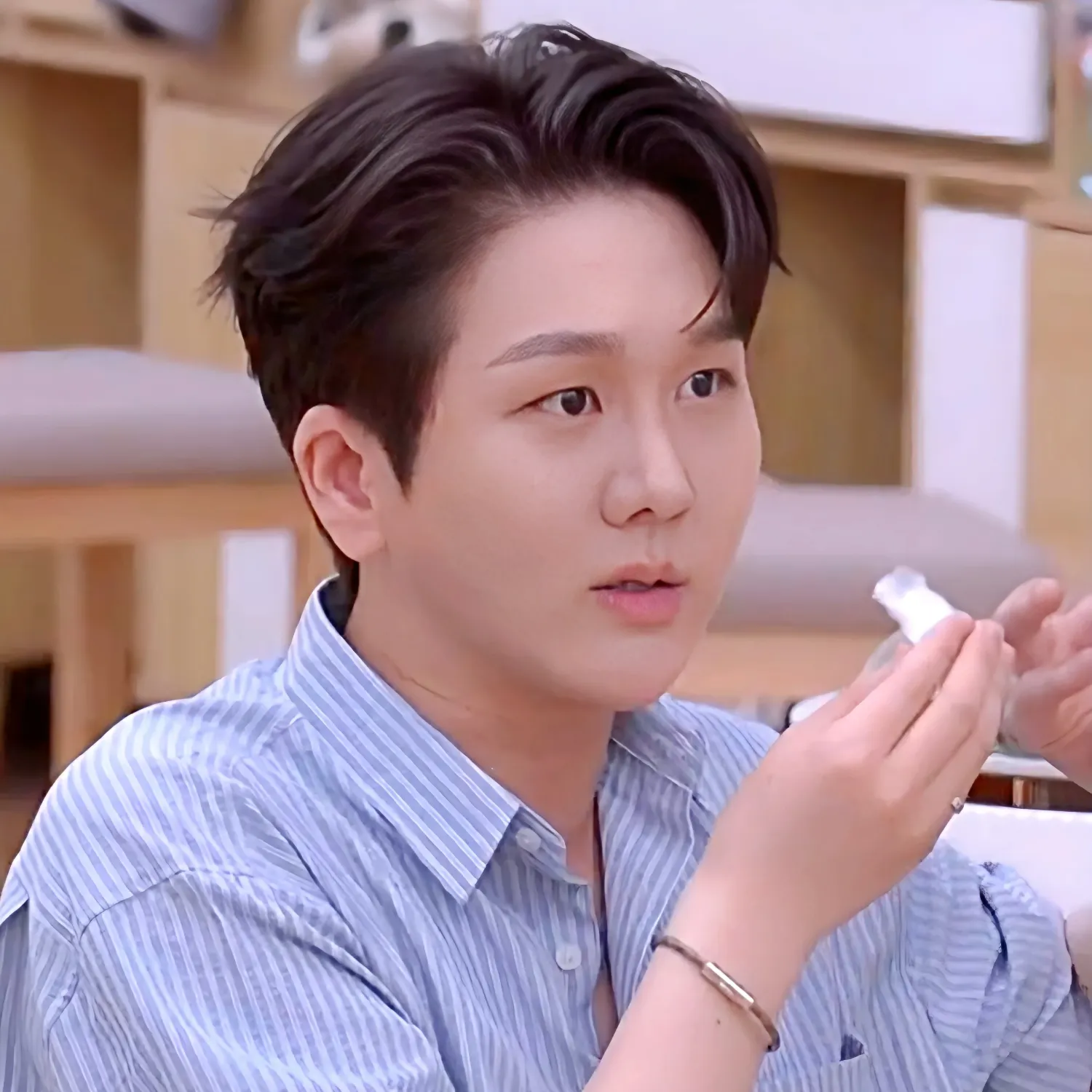 Behind-the-scenes cut of Kim Soochan