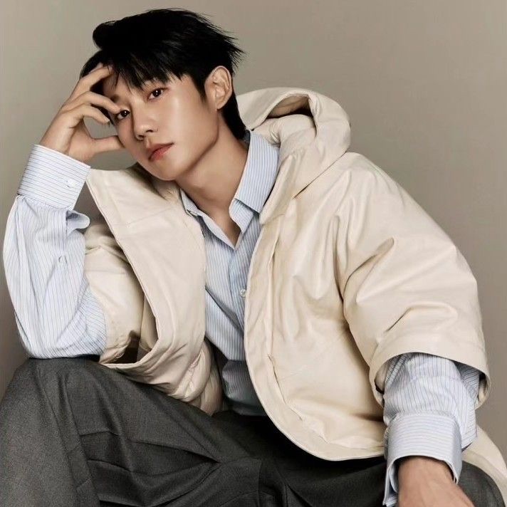 粉丝拍下的丁海寅瞬间