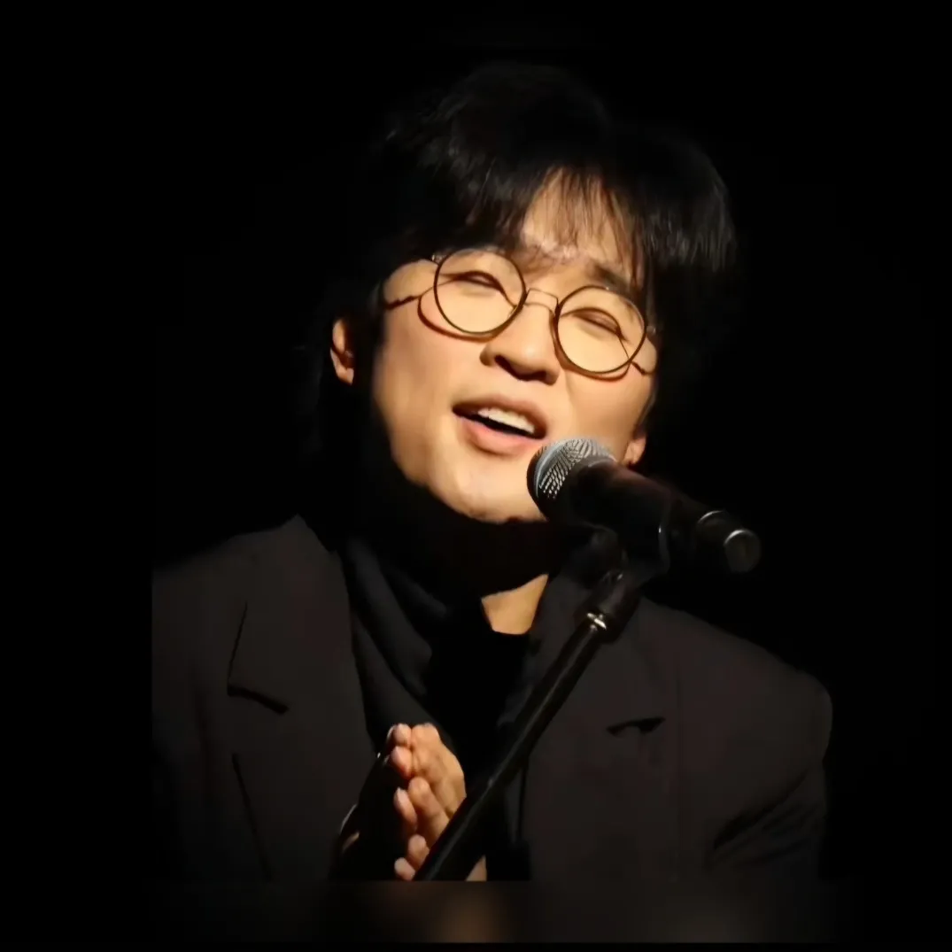 Recent activity shot of Bak Changgeun