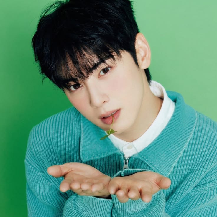 Recent activity shot of Cha Eunwoo