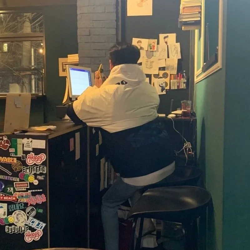 Behind-the-scenes cut of Park Jeongmin