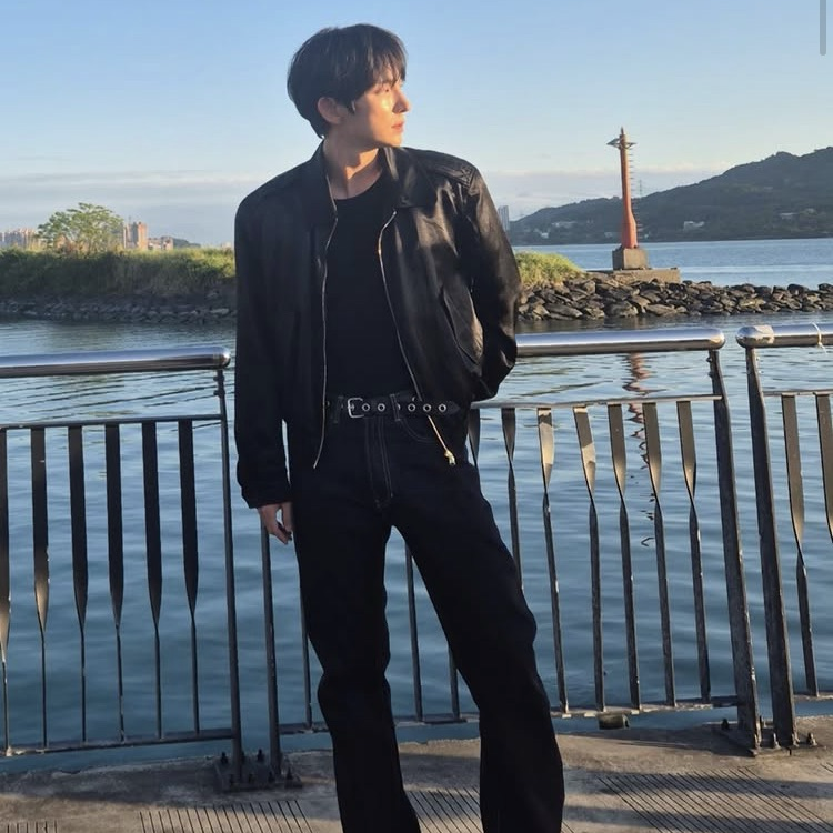 Behind-the-scenes cut of Lee Joongi