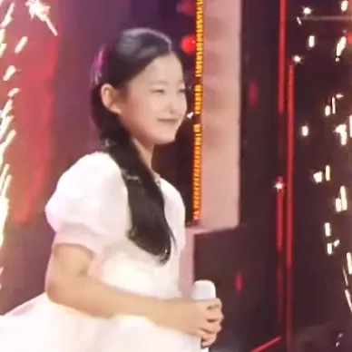 Behind-the-scenes cut of Lee Sooyeon