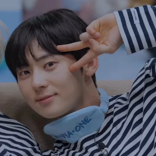 A moment captured by a fan of Hwang Minhyun