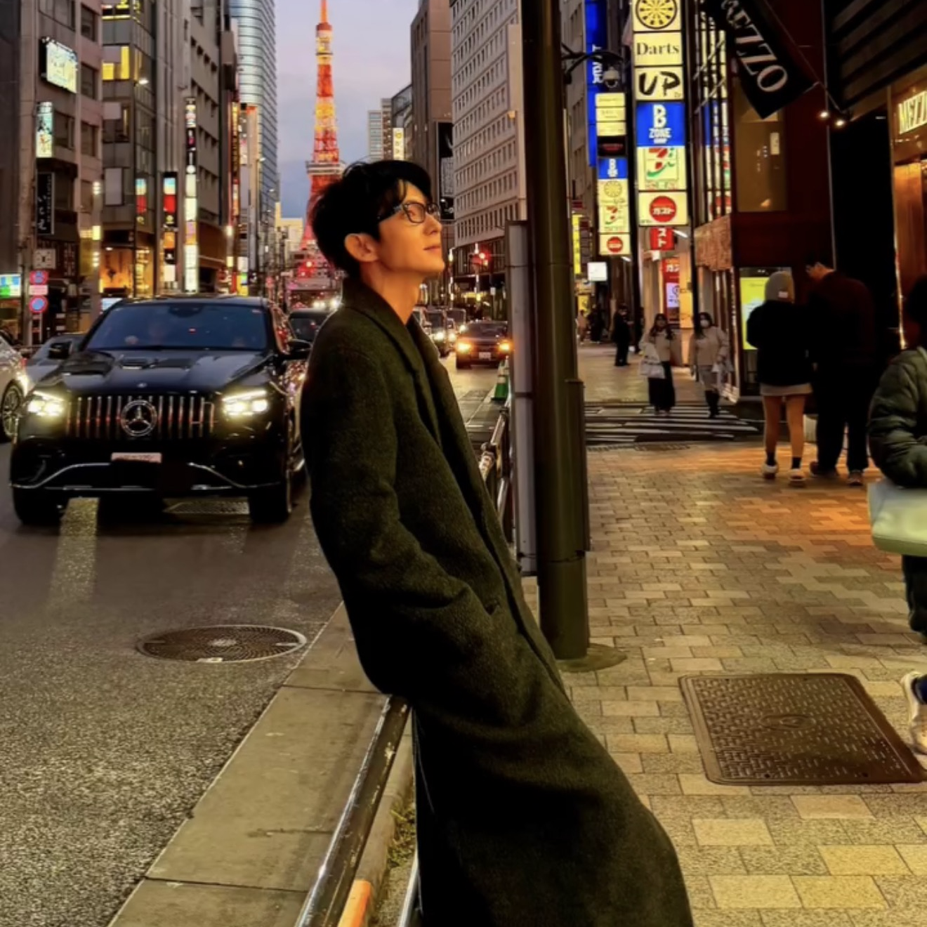 A moment captured by a fan of Lee Joongi