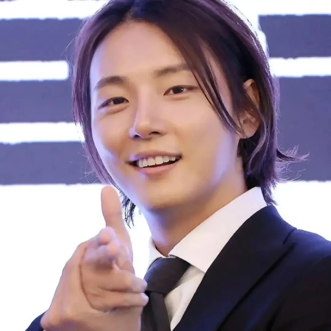 Latest photo of Yoon Shiyoon