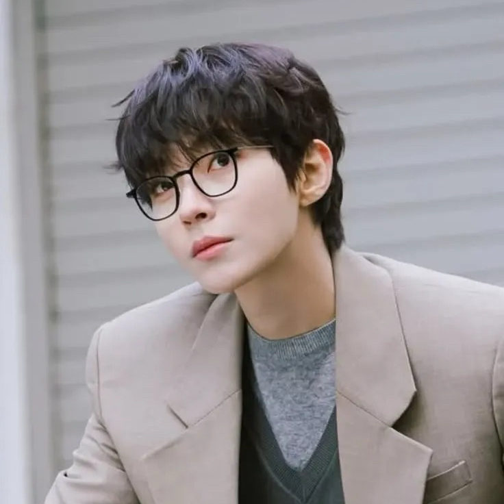 Latest photo of Hwang Inyoup